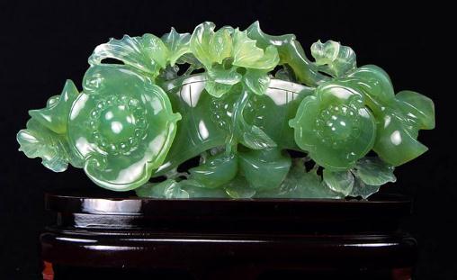 岫岩玉與翡翠有什麼區別？