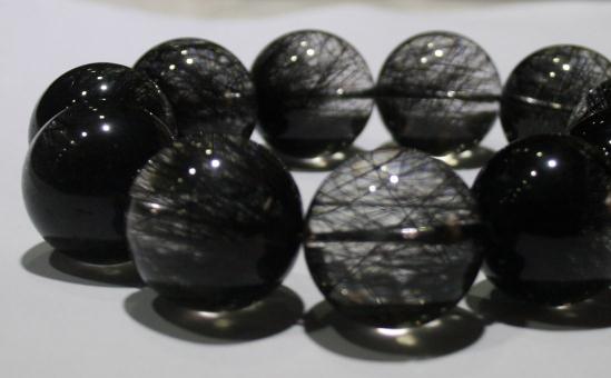 黑髮晶的鑒別方法-黑髮晶如何鑒別？