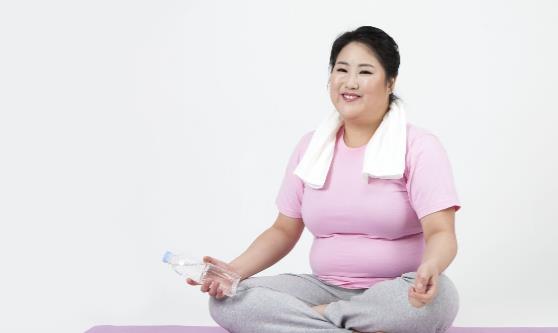 胖MM們的服裝搭配禁忌胖子如何穿衣遮肉顯身材