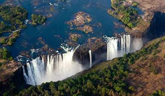 世界上最壯觀漂亮的瀑布來領略大自然的鬼斧神工