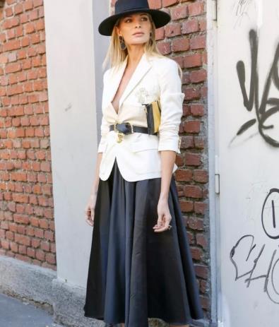 百褶裙搭配什麼上衣暖春的美好從裙擺開始