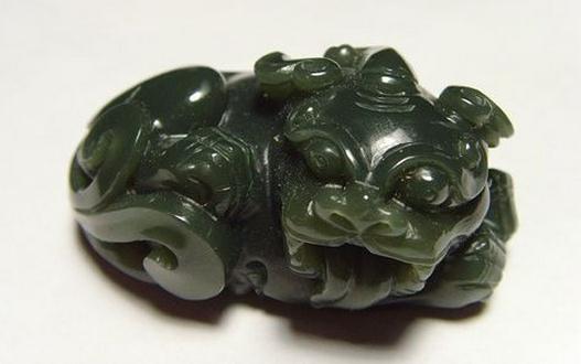 如何對青玉進行真偽辨別？