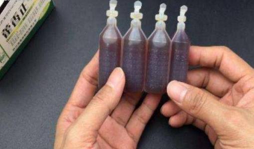 把藿香正氣水塗在脚上，有什麼作用？醫生：還有4個妙用您