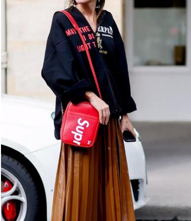 百褶裙搭配什麼上衣暖春的美好從裙擺開始