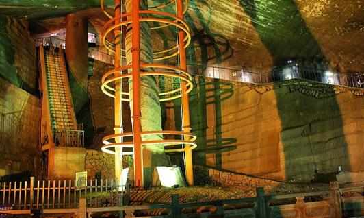 世界第九大奇迹：龍遊石窟