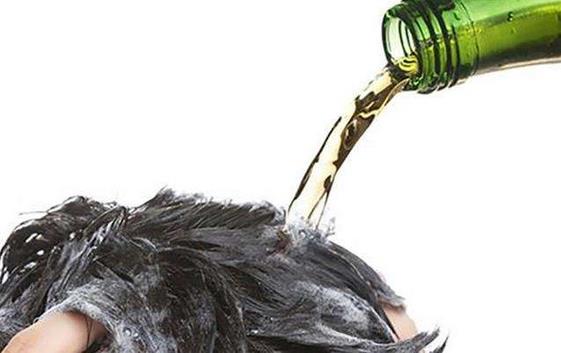 啤酒的15條生活妙招妙用啤酒擦玻璃、洗刷鍋底、澆花、洗衣、做飯