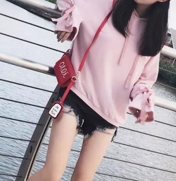 粉色衛衣配什麼褲子如同糖果般甜美俏皮