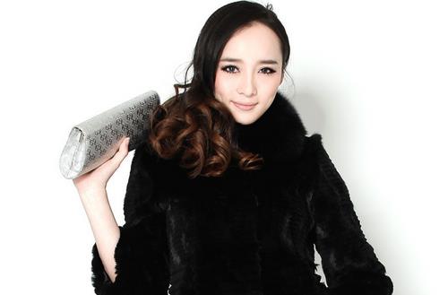 黑色服裝的正確搭配方法