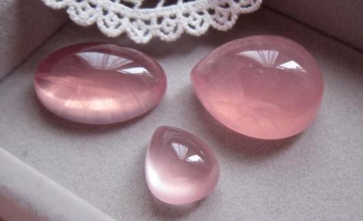 粉晶有什麼作用？佩戴粉晶的好處