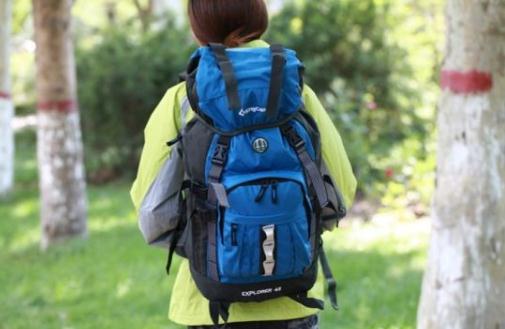 旅行背包的常識：內架包和外架包的區別