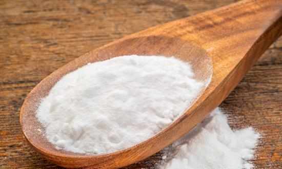 廚房裏去油漬巧用小蘇打好用不傷手清垢效果好