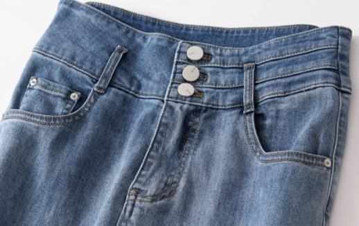 牛仔褲裂開了一道縫怎麼縫補牛仔褲掉色怎麼補色