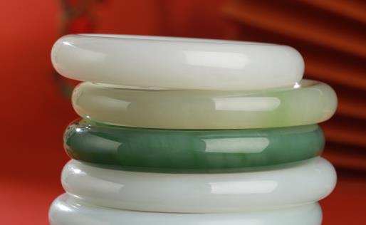 和田玉且末藍怎麼是青色的染色和田玉最簡單鑒別方法