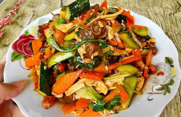 素什锦菜品多样,做法简单,不用下锅翻炒,简单凉拌,即可成为一道美食.