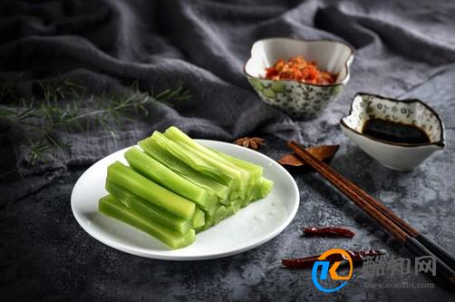 贡菜很绿是染色的吗