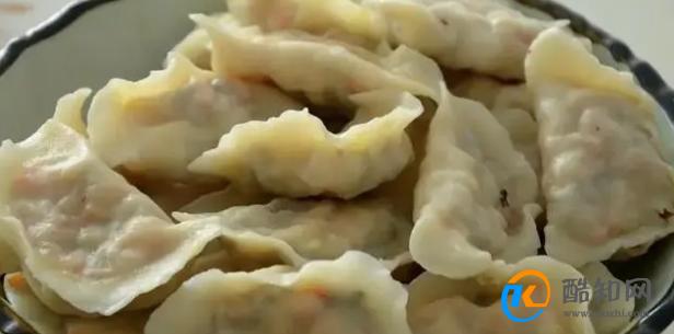 肉馅想要好吃，调馅时多加2样，鲜嫩多汁，油润鲜香，没一点腥味