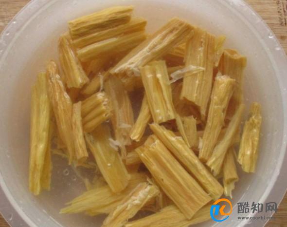 腐竹可以用热水泡吗
