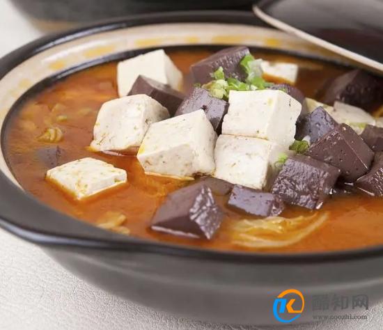 家常版猪血煮豆腐，嫩滑入味，鲜香又营养