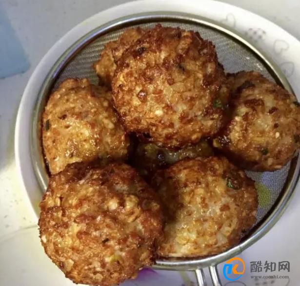 肉馅想要好吃，调馅时多加2样，鲜嫩多汁，油润鲜香，没一点腥味