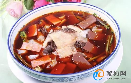 家常版猪血煮豆腐，嫩滑入味，鲜香又营养