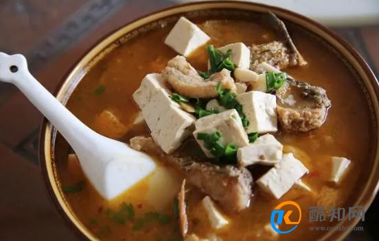 家常版猪血煮豆腐，嫩滑入味，鲜香又营养